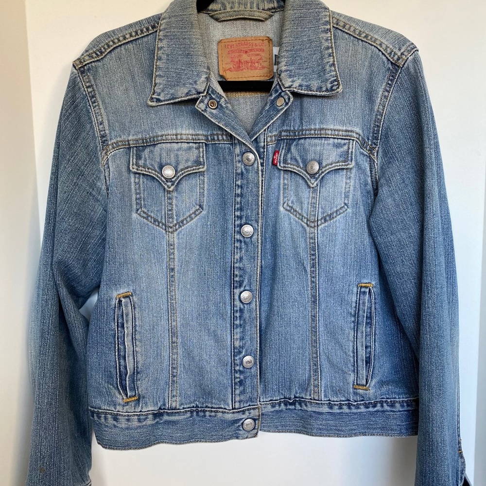 Classic Levi’s Denim Jacket Lrg, Used